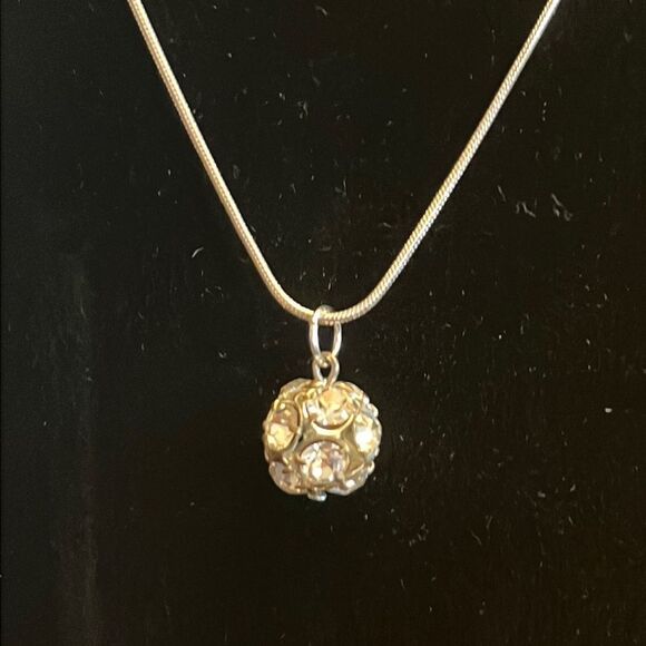 Handcrafted silver tone 18 inch necklace and pendant with clear stones. - Picture 1 of 2